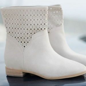 Michael Kors Cream Sunny Booties 8